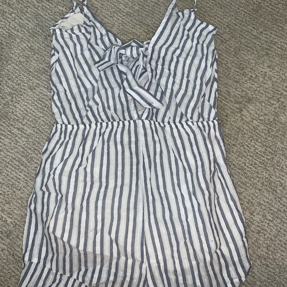 NWT La hearts Tie Front Striped Romper Size S